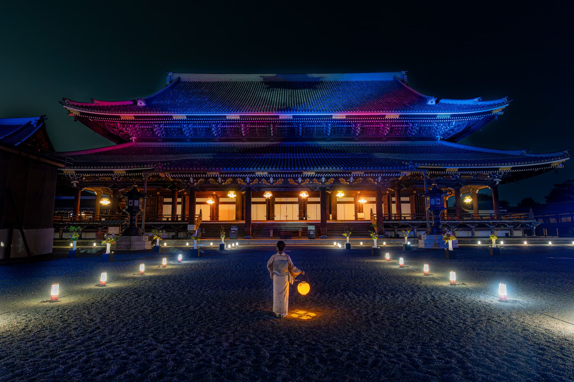 東本願寺 | 華と光の東本願寺 秋の特別拝観 | NAKED GARDEN ONE KYOTO